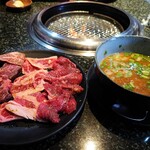 Yakiniku Suehirokan - トリオランチ(牛ハラミ、旨味カルビ、牛ロース)、テールスープ