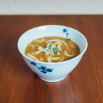 おでん出汁の牛すじカレーうどん