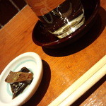 三文銭 - 2012、年越し熱燗と付き出し（昆布と椎茸の旨煮）
