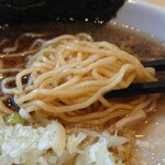 Pappuya - 麺は普通のやや縮れあり。