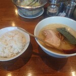 Hyappo Ramen - ラーメンにはライス！