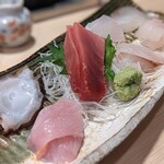 天史朗鮨 - お刺身盛り合わせ（マグロ、地タコ、金目鯛、クエ、黒鯛、スズキ、ヒラメ）