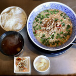 Hachijuuban Ramen - 旨辛！雷ラーメン