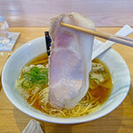 飯田商店 - 薄手ながら肉感が有り、ジューシーな美味しいチャーシュー