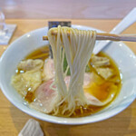 らぁ麺 飯田商店 - 自家製麺の細麺