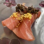 プレゼンテ スギ - 杉寿司 メバチマグロの中トロ 2種のトリュフ 卵黄の塩漬け