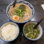 らーめん食堂れんげ - 料理写真:れんげらーめん スープセット