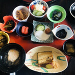 望楼NOGUCHI函館 - ホッケ、ポテトサラダ、タラコ、きんぴらごぼう、海苔佃煮、松前漬け、カニふんわり天、小松菜お浸し