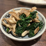 金町製麺 - ちぢみ法蓮草と舞茸のバター醤油　400円