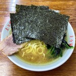 上々家 - ラーメン700円味濃いめ油多め。海苔増し100円。