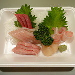 魚松 - お刺し身盛り合せ