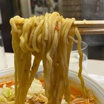 亀鶴 - 麺リフトアップ