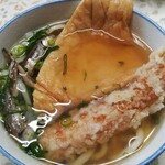 宮川製麺所 - 汁のいりこ、油揚げ、ちくわ天