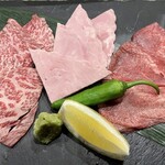 Fuji Yougan Seki Izakaya Itadaki - お得な肉盛り3種