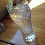 季節料理 わかめ - 炭酸水が無料で提供される