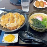 くら川 - 料理写真:カツ丼のミニうどんセット
