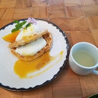 ザ タヴァン グリル＆ラウンジ - 