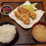 Sanchoku Sengyo To Obanzai Uokomeya - 鶏の香味唐揚げ定食990円