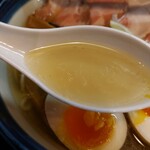 らーめん奏 - このスープ最高！！めちゃくちゃ旨い！！