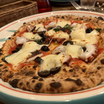ｌａ　Ｐｏｎｔａ - 明石タコとオリーブのPIZZA 1,680円　窯焼きのめちゃ美味しいピザです。