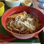 道の駅 - 蟹わっぱ内のキツネそば