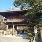 支那そば 王王軒 - 四国八十八ヶ所 １番笠和山一乗院霊山寺:山門♪