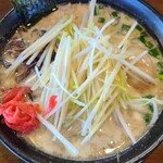 二十四代目哲麺 - 料理写真:白髪ネギ塩ラーメン&味玉