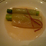 中国飯店 富麗華 - 絹傘茸とアスパラの高湯ソース