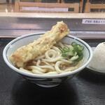 いきいきうどん - ここは天かすが無いので揚げ物を乗せても良き
            ゲソやエビだと靴下になるので
            ちくわ天が神すぎる