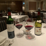 ル・マノアール・ダスティン - ボルドーとブルゴーニュのグラスワイン