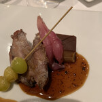 ル・マノアール・ダスティン - 腿肉　銀杏　サツマイモのケーキ　ペリグーソース