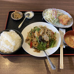 悦悦飯店 - 八宝菜定食(880円)