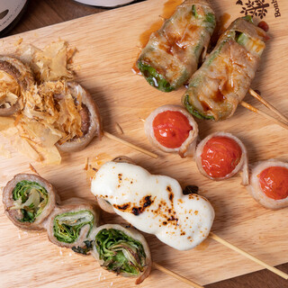 国産の豚や、鶏を使用する定番串＆ヘルシーな野菜肉巻き串