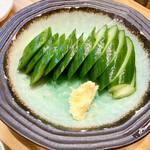 天ぷらと海鮮 ニューツルマツ - きゅうりの浅漬け