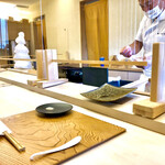 鮨おばな - 明るい店内が気持ちいい♫