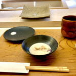 鮨おばな - 一品目　白子焼きと白子スープ　染み渡る旨味