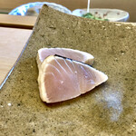 鮨おばな - 炙りの鰆　炙りで旨味が倍増