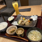Torafuku - 彩り野菜と魚、揚げ豆腐の煮おろし定食！