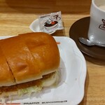 コメダ珈琲店 - カツカリーパンとミルク珈琲