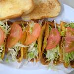 ジョージレストラン - 料理写真:自家製トルティーヤとソース、ミンチ絶妙のコンビネーション。