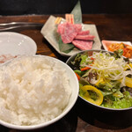 銀しゃり 焼肉 直球 - 定食セット（チョレギサラダ、味噌汁、キムチ）