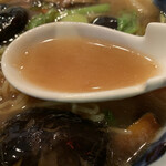 きんしゃい亭&麺やたぶきん - トロリとした餡かけのスープは温まりますね。