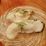 立飲・ビストロシン サンテ - 生牡蠣　北海道宝仙