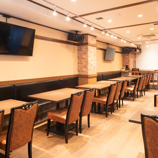 カラオケ、プロジェクター完備の団体様パーティースペースあり◎