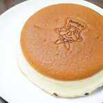 焼きたてチーズケーキのお店 アミーゴ - 【2022.01】焼きたてチーズケーキ(800円+税)