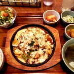 Korean Restaurant 210 - チーズダッカルビ定食とヘテ梨　1820円