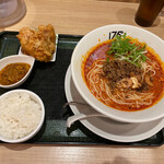 175°DENO担担麺 - 新宿限定 175°セット（1,200円）。