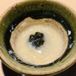 鮨 由う - ・白子とクリームチーズの茶碗蒸し
      　シャリと海苔醤油追加で茶碗めし