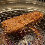 焼肉 味鳳苑 - 赤身霜降イチボステーキ焼