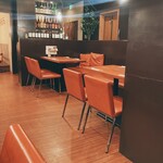 魚としゃり - テーブル席